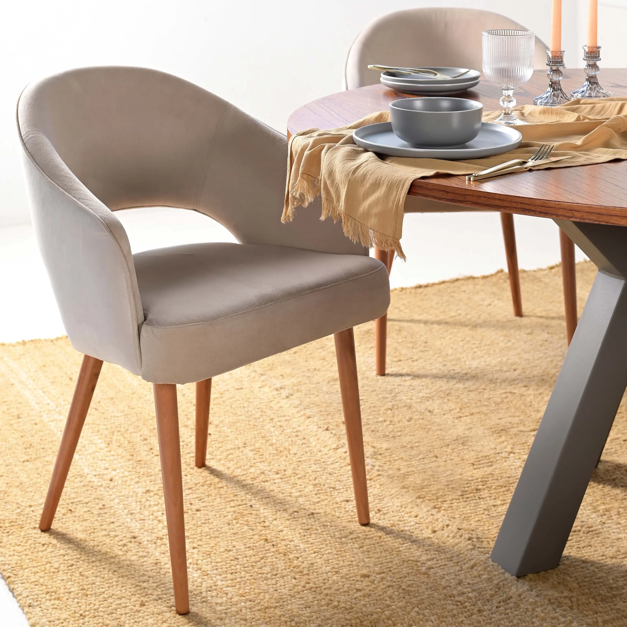 Mesa 236 + Silla 579 7800_1 Alta_Página_1_Imagen_0001